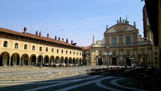 Vigevano.Piazza Ducale-3
