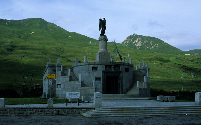 Ossario al P.so Tonale1